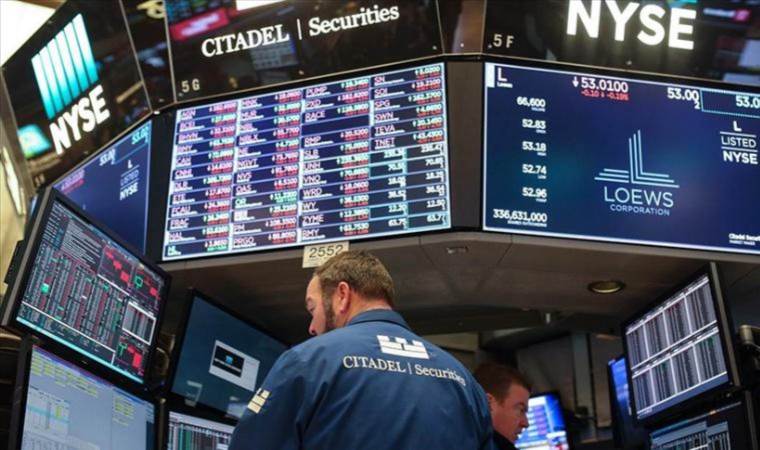 Dow closes above 40,000 as US stocks finish week higher