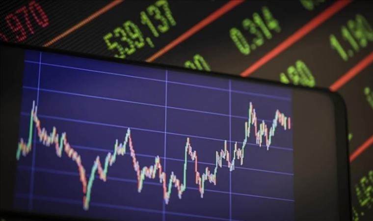 Dow closes at new record for 6th day, Nasdaq ends worst session since late 2022