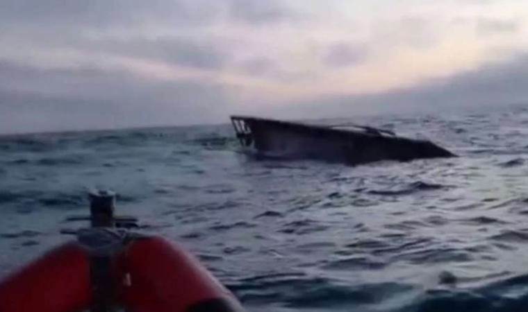 At least 3 dead,3 missing after boat capsizes off Portugal coast