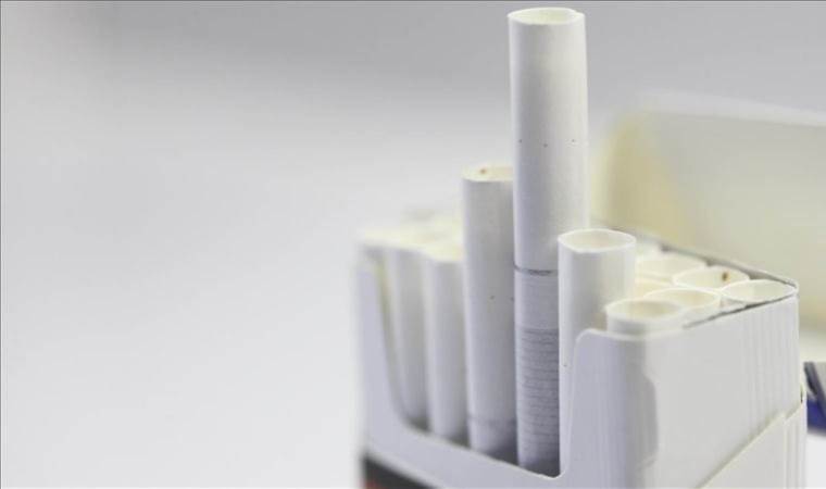 Indonesia outlaws sale of cigarettes to under 21, online advertisements