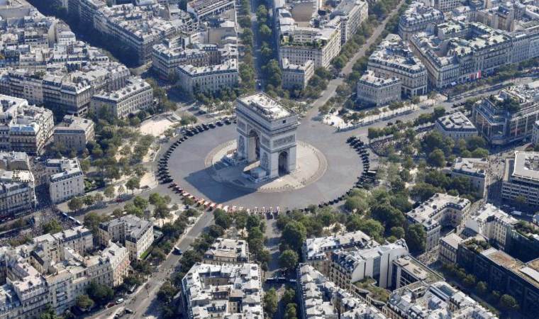French asset prices swing as investors grapple with election result