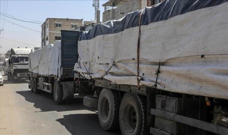 1st shipment of Qatari aid enters Gaza via Erez crossing as displaced Palestinians return to north