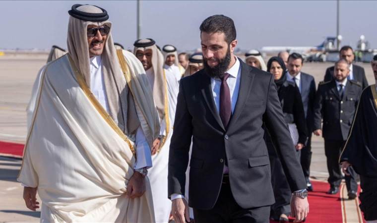 Qatari emir meets interim Syrian president in Damascus