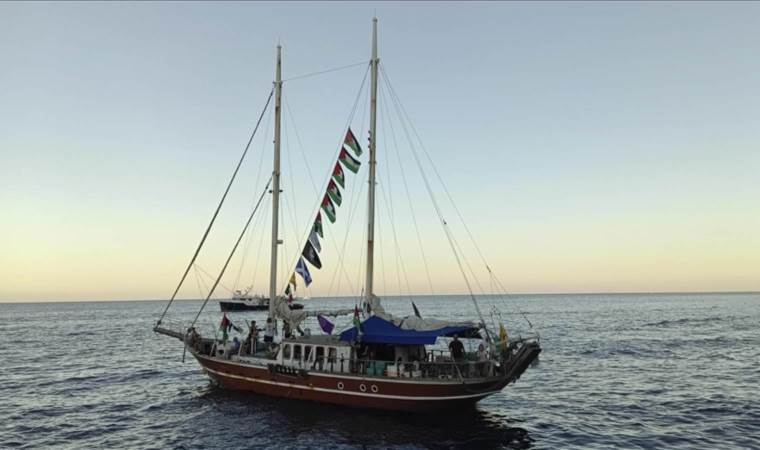 Gaza-bound flotilla organizer says Israeli navy failed in interception attempt as ships near Gaza