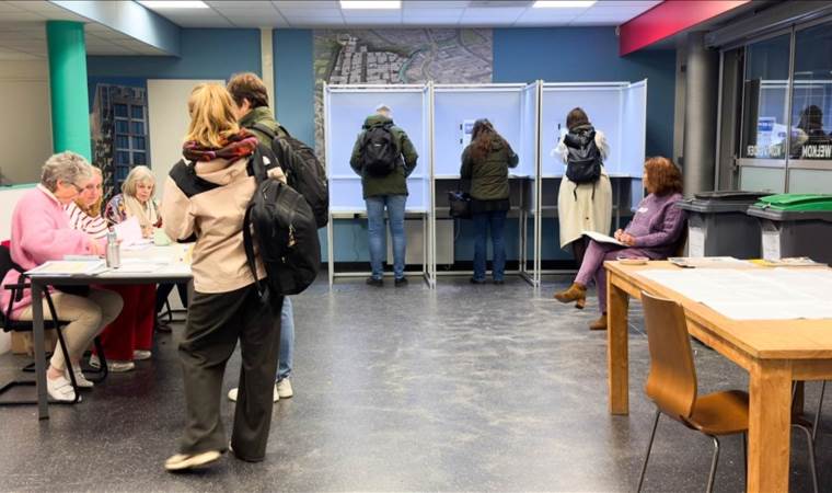 Netherlands heads to polls for knife-edge parliamentary Netherlands heads to polls for knife-edge parliamentary