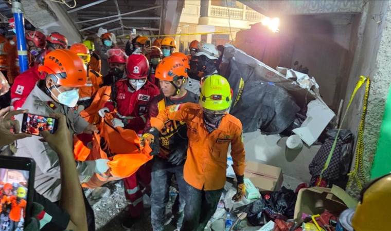 Death toll from Indonesian school collapse rises to 53