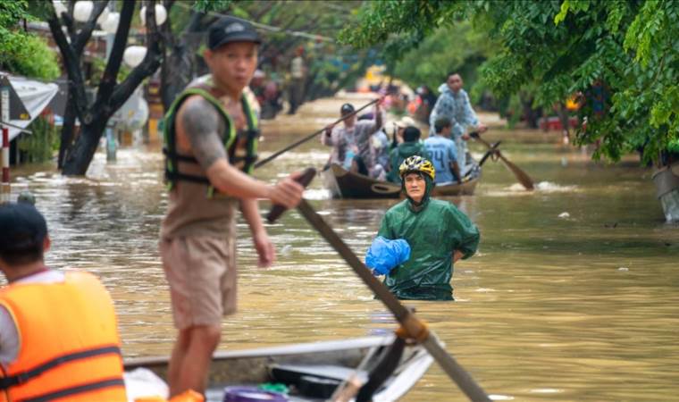Death toll rises to 36 as floods batter central Vietnam