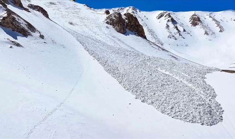 5 killed in avalanche in Italian Alps