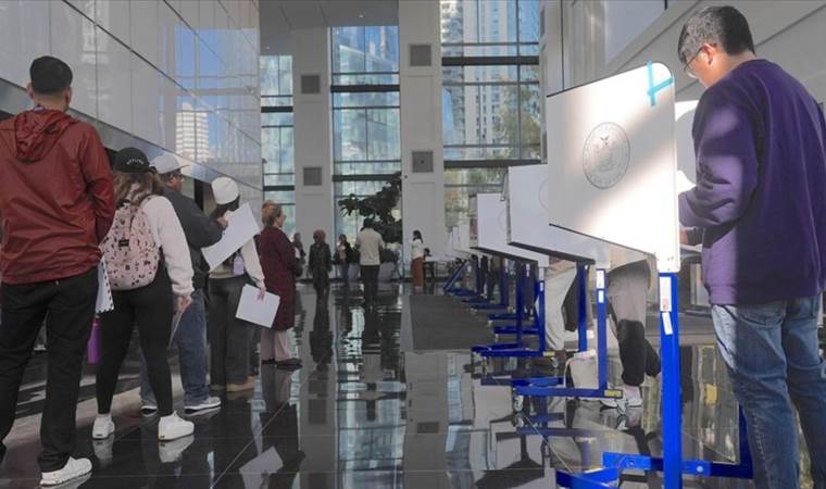 New Yorkers head to the polls in mayoral election New Yorkers head to the polls in mayoral election