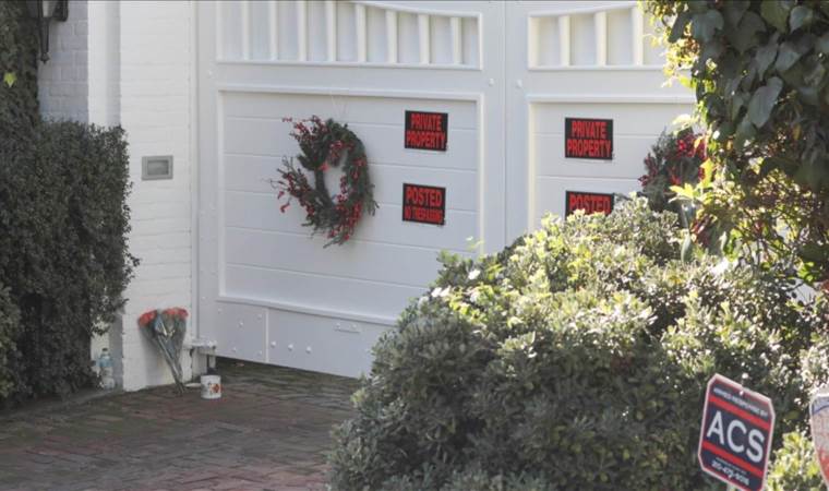 Hollywood filmmaker Rob Reiner's son taken into custody, Hollywood filmmaker Rob Reiner's son taken into custody,