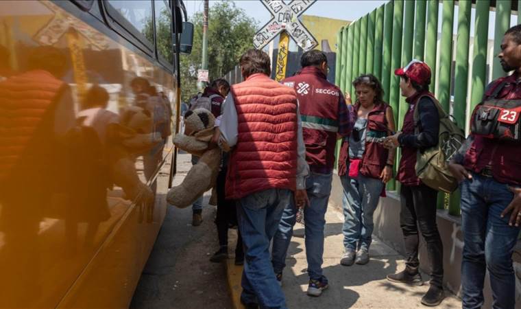 At least 13 dead, 98 injured after train derails in sout