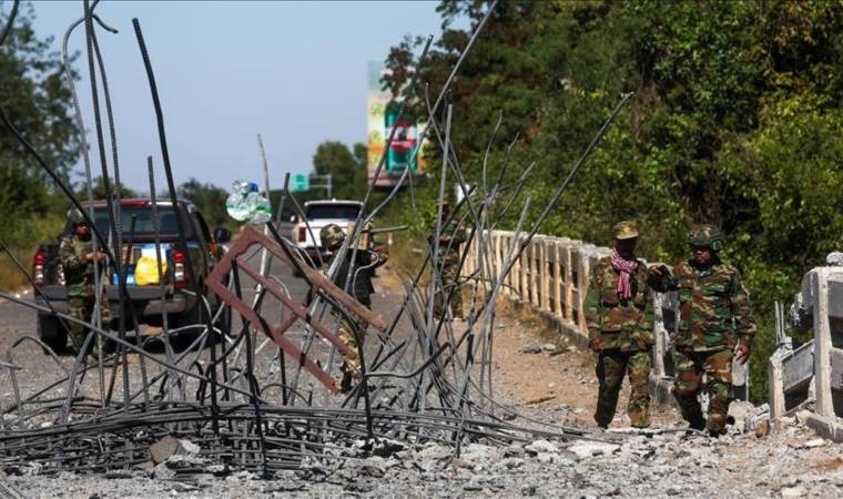 Thailand releases 18 Cambodian soldiers as ceasefire hol