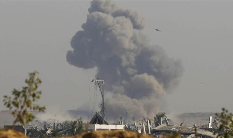 Israeli army continues to shell northern, southern Gaza Israeli army continues to shell northern, southern Gaza