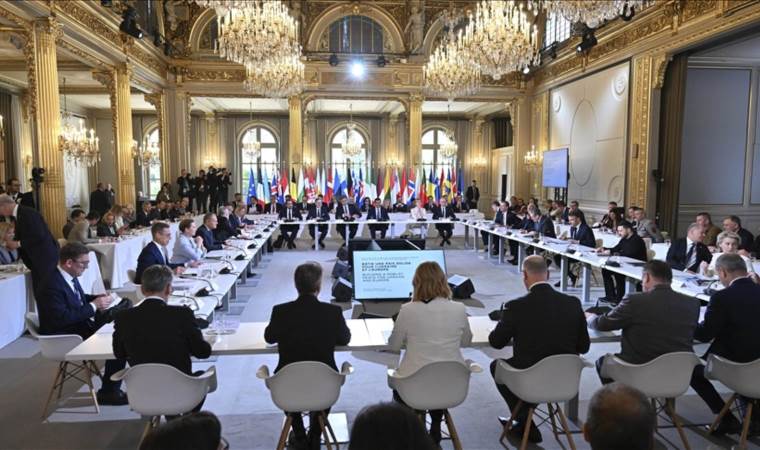 Leaders gather in Paris for Ukraine summit
