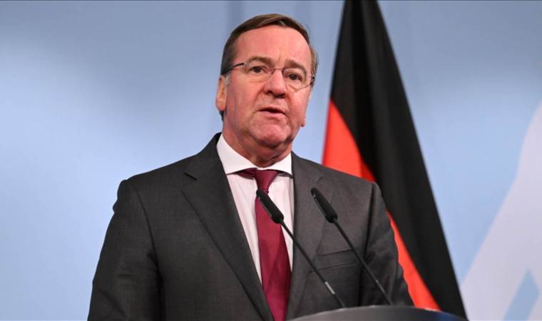 German defense chief calls for unified European military strategy