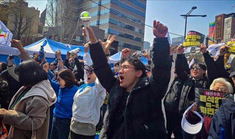 South Korea's main opposition party demands snap presidential election date