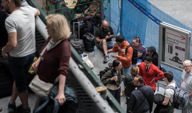 Major travel disruptions on Spain’s high-speed rail after ‘coordinated’ cable theft