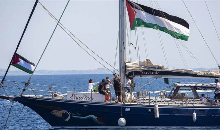 Israel holds 8 foreign activists from Gaza aid ship in custody