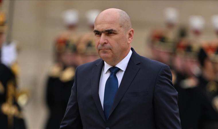 Romania's new government wins parliamentary confidence vote