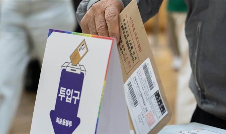 Exit polls show opposition’s Lee in lead as South Korea awaits new president