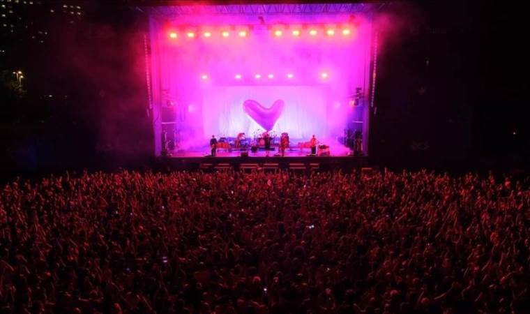 Irish band voices support for Palestine during Istanbul concert