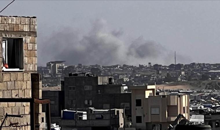 Israeli attacks kill 22 more Gazans, including 8 near aid site