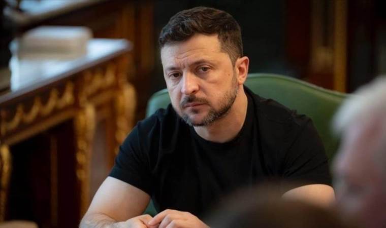 Zelenskyy submits draft bills to parliament on extending Ukraine’s martial law, mobilization