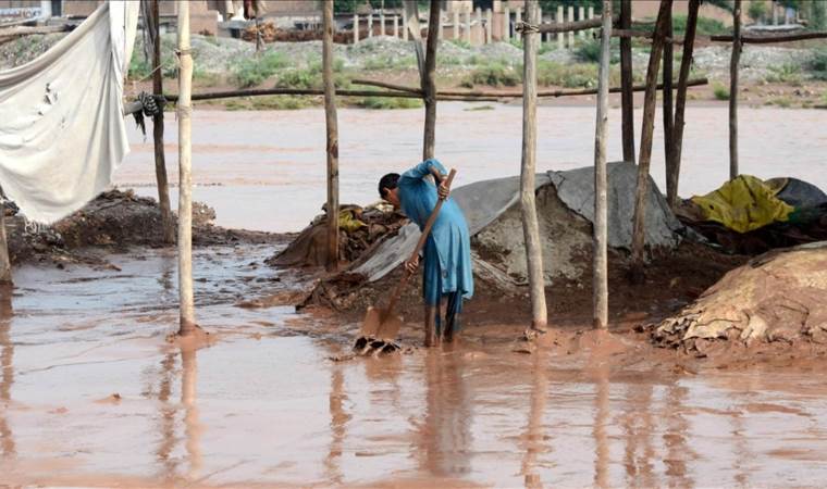 Death toll climbs to 73 as heavy rains batter Pakistan,