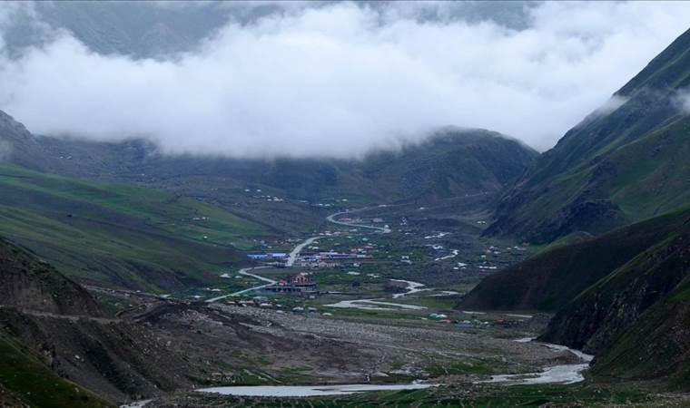 Landslide kills 7 laborers during water restoration works in northern Pakistan