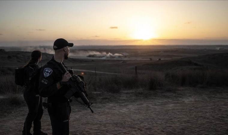 Illegal Israeli settlers' attacks, army raids force 30 Palestinian families out of West Bank
