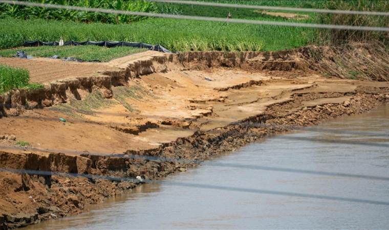 Flash floods, landslides in Vietnam leave 8 dead, 3 miss