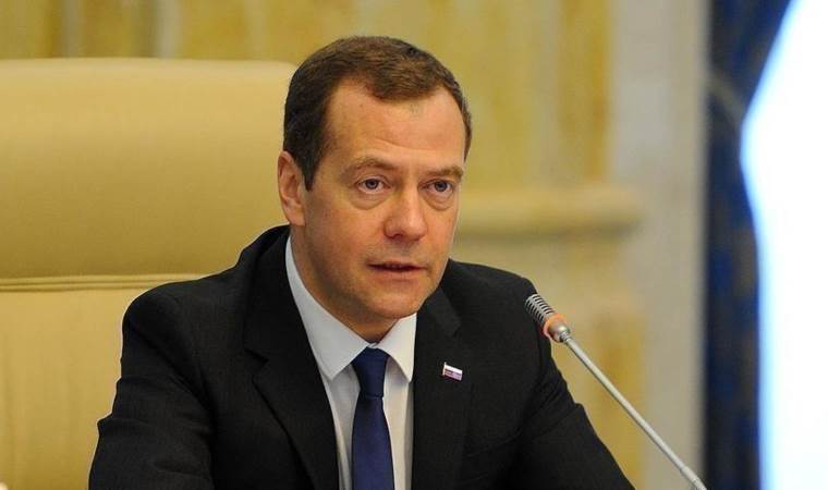 Medvedev warns no-fly zone above Ukraine would mean war