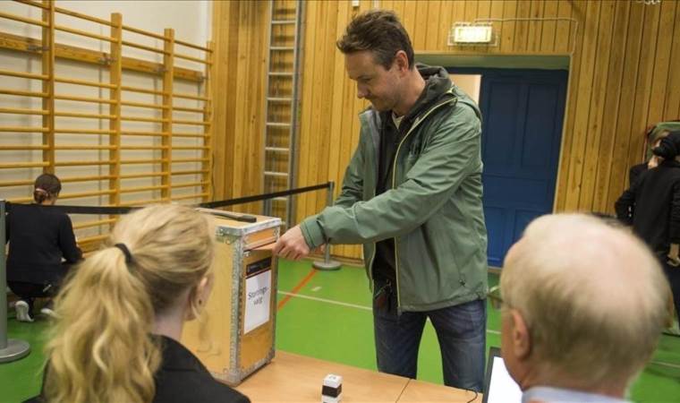 Norwegians head to polls in tight parliamentary race