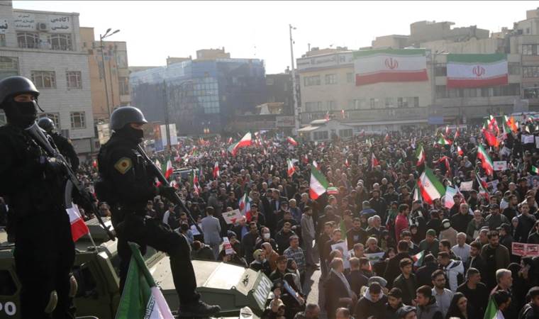 US warns Americans: 'Leave Iran now'