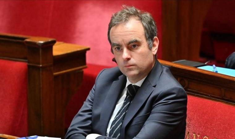 French prime minister considers Cabinet reshuffle after