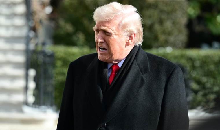 Trump weighs Iran strike as intelligence flags no immedi