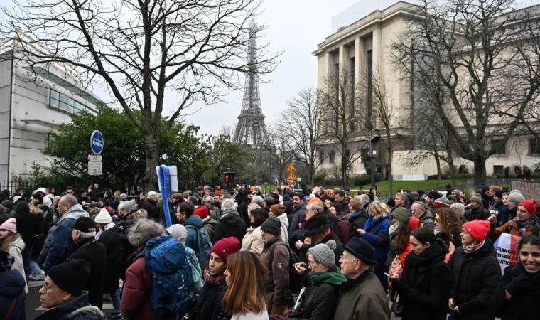 France reports more than 2,000 arrests after Yellow Vest
