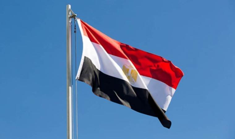 Egyptian parliament begins emergency session on possible