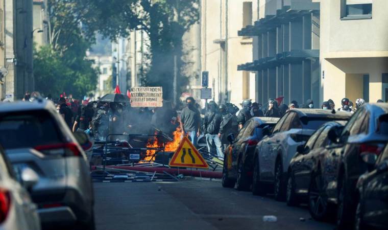 Protests disrupt 1,800 high schools across France