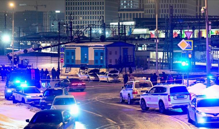 Policeman killed, 2 others injured in explosion outside