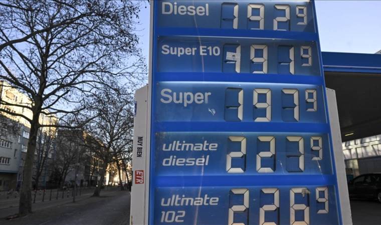 Oil rises despite reserve release talks, Trump suggestin