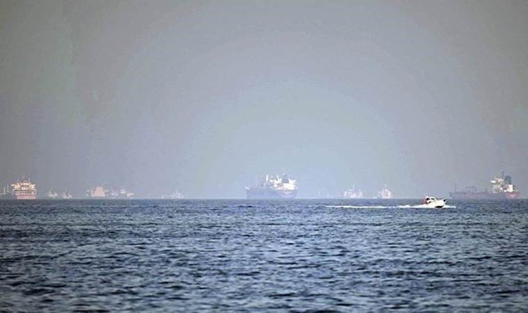 20 crew members rescued after 3 vessels attacked, includ