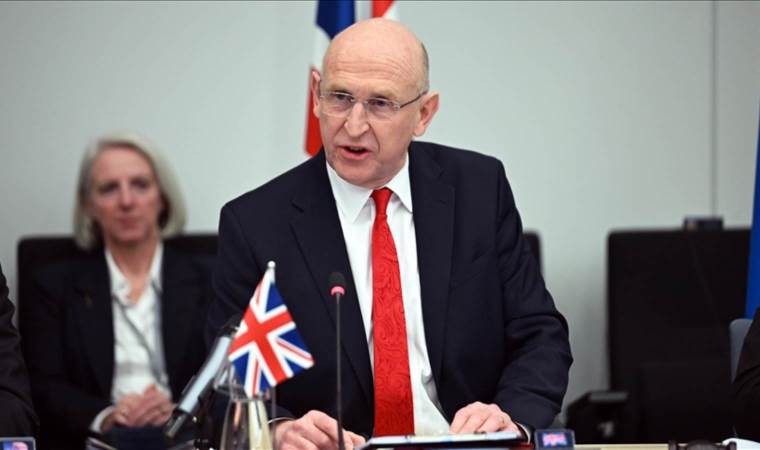 UK considers sending warship to Greek Cypriot Admistrati