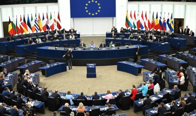 EU approves €90B Ukraine loan, new Russia sanctions