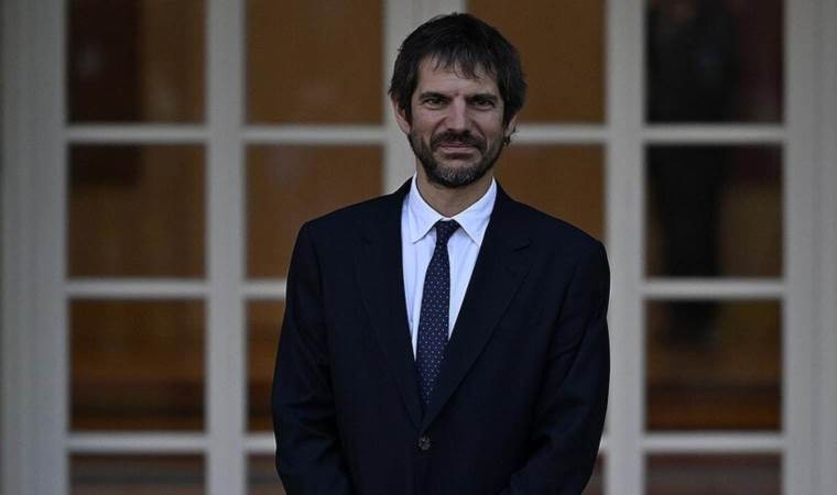 Spain considers penalties for online book sales to