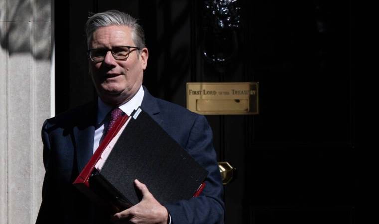 British premier tells Cabinet he is not resigning