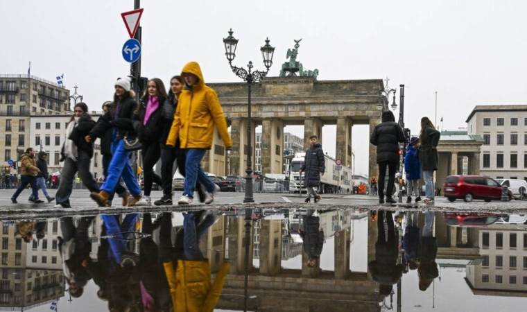 Over two-thirds of Germans think government lacks