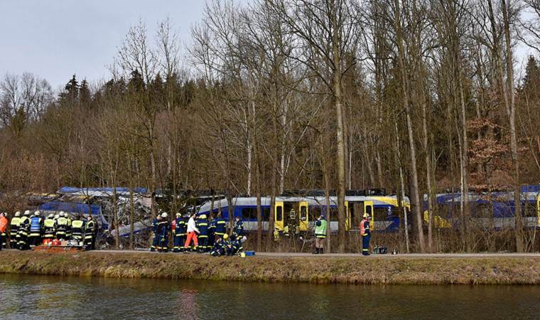 4 killed after train collides with school bus in Belgium 4 killed after train collides with school bus in Belgium
