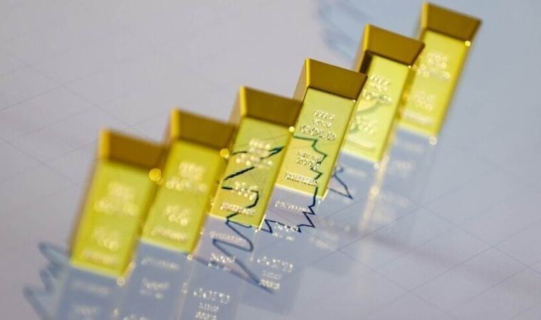 Gold prices fall below $4,000 per ounce for 1st time Gold prices fall below $4,000 per ounce for 1st time