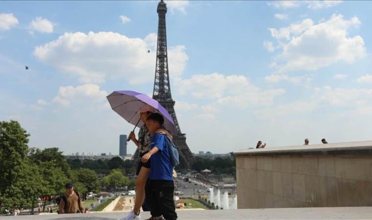 72 departments in France placed under red alert as heat